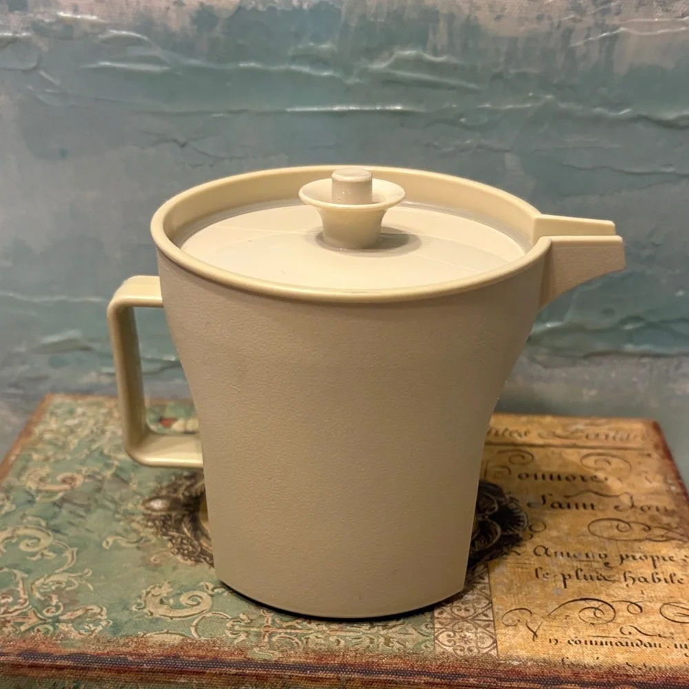 Vintage Tupperware Creamer in Almond with matching lid #1414
